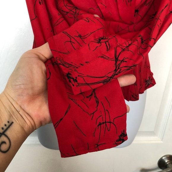 SOLD!!!!!! Astr The Label Gorgeous Black and Red V-Neck Flouncy Peplum Top sz M - Picture 6 of 9